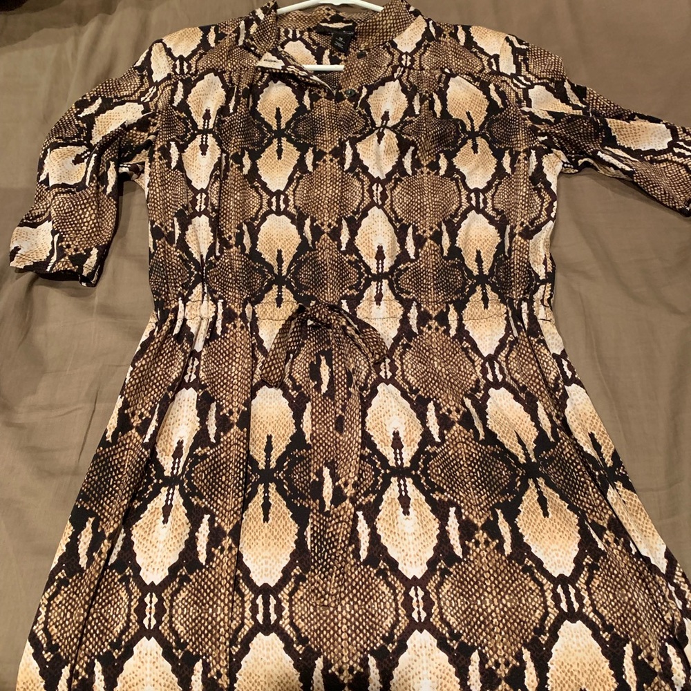 NWOT: White House/Black Market